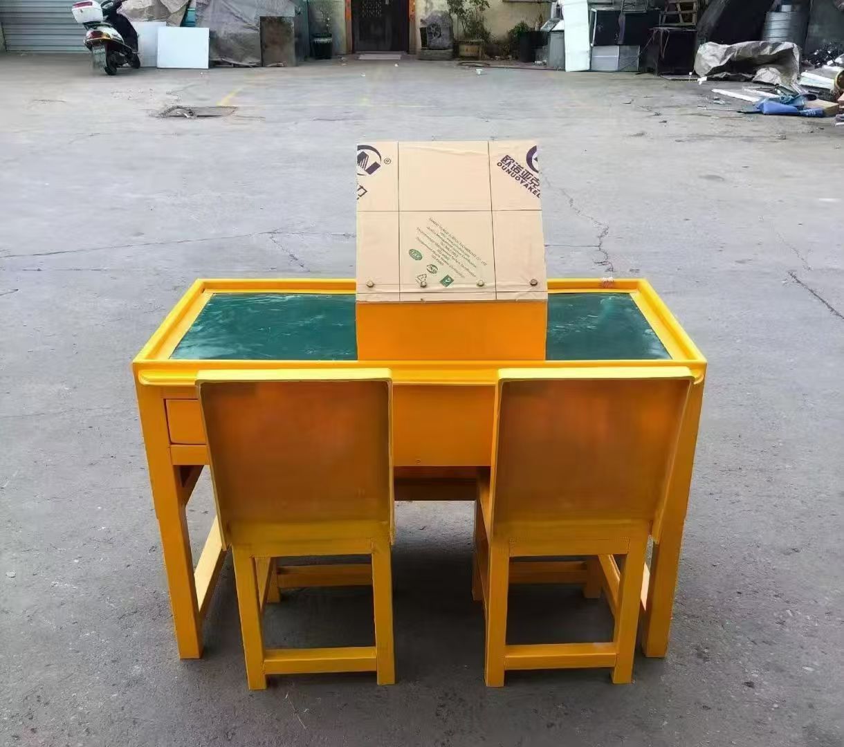 松潘防静电导通桌井下煤矿火工品发放桌:危险品流转的安全守护者